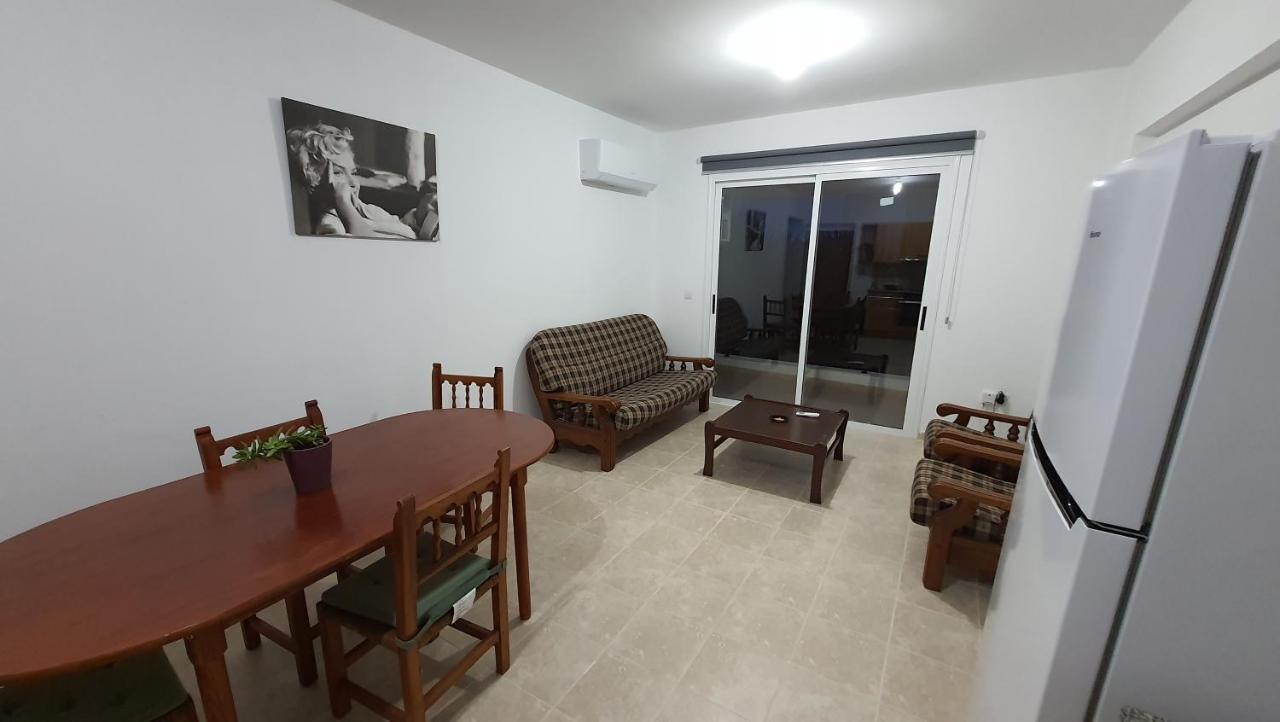 Lovely Apartment At The City Center Of Paphos Eksteriør bilde